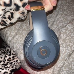 Beata studio 3 headphones